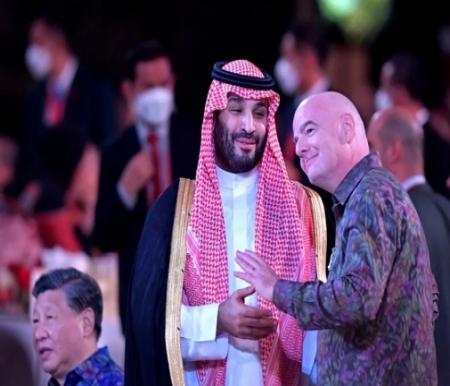 Pangeran Arab Saudi, MBS bersama Presiden FIFA Gianni Infantino (foto/Antara)